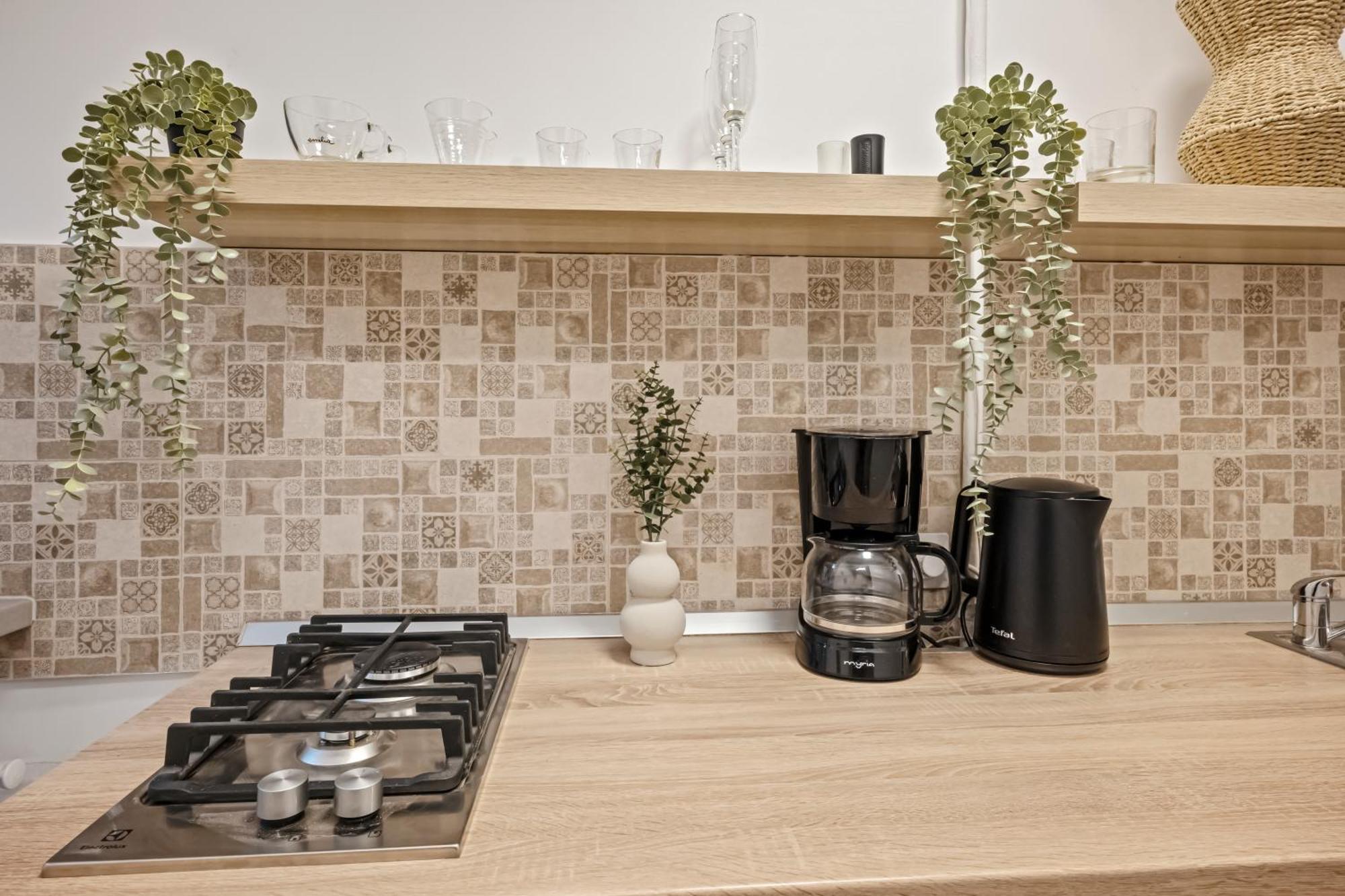 Earthy Escape - Central Apt With Balcony Bukarest Kültér fotó