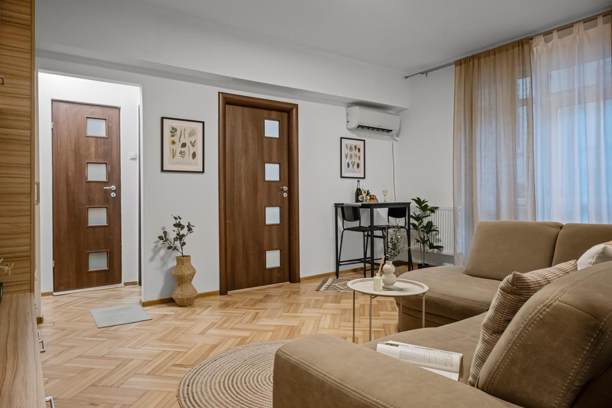 Earthy Escape - Central Apt With Balcony Bukarest Kültér fotó